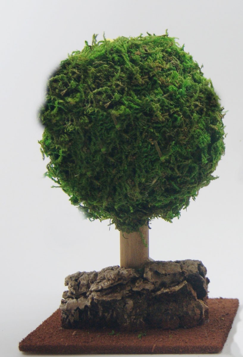 Árbol grande redondo. Medidas: 16cm. Árbol grande redondo. Medidas: 16cm.