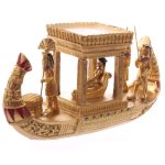 Bote Egipcio Dorado. Medidas: Altura 10cm Largo 19cm Ancho 6,5cm.