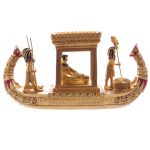 Bote Egipcio Dorado. Medidas: Altura 10cm Largo 19cm Ancho 6,5cm.