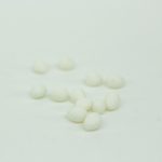 Bolsa huevos blancos 24 unidades. Medidas: 0,4 cm.