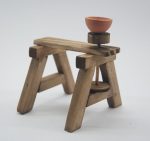 Mesa alfarero. Medidas: 9x10cm.