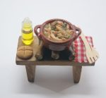 Mesa pequeña cazuela gambas al ajillo. Medidas: 7x3x3,5cm.